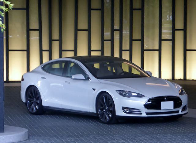 Tesla S